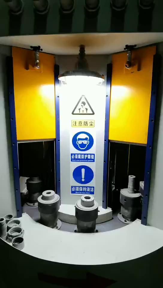 自動(dòng)轉(zhuǎn)盤(pán)式噴砂機(jī)工作視頻